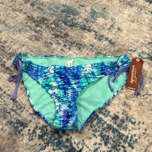 Swim bottoms size large